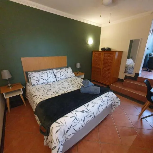 Willow's Corner-Just like home!, hotel u gradu Durban