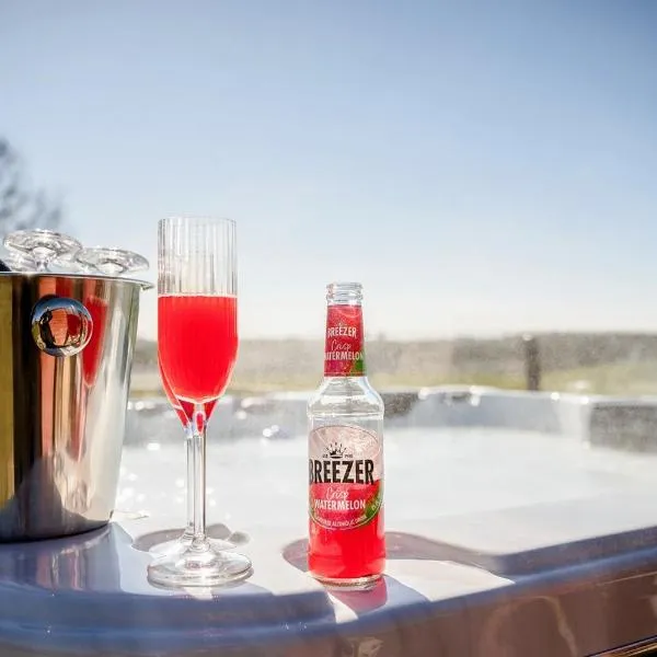 Luxury Rural Retreat with Jacuzzi near Lund & Malmö, ξενοδοχείο σε Kävlinge