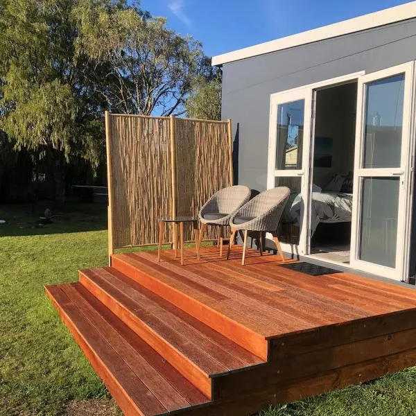 Fiordland Cabin, מלון במנאפורי