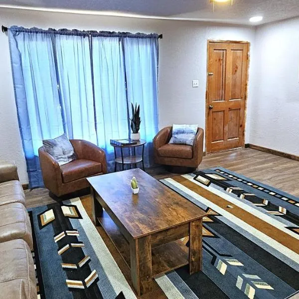 3Bd, King, Brkfst, Large TVs, WD, Sleeps 11, BBQ, hotel v destinaci Page