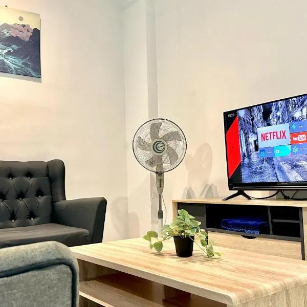 2BR Lively City View Family Suite#Airport, hôtel à Bayan Lepas