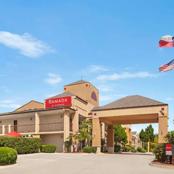 Ramada by Wyndham San Antonio Near SeaWorld - Lackland AFB, hotel in San Antonio