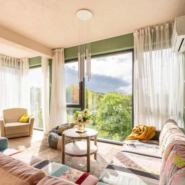 Hotel Casa Art, ξενοδοχείο σε Όρεσακ