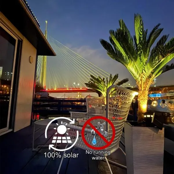 Oh, Mon Bateau! No running water, bez tekuce vode, hotel v Bělehradě