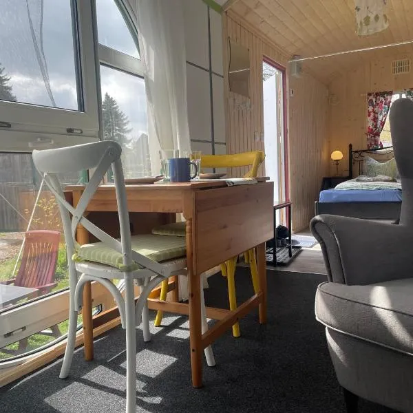 Bauwagen Villa Maibeere, hotel in Radebeul