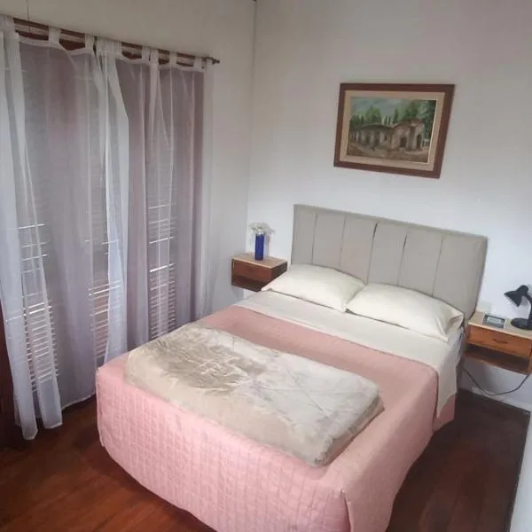 VICTORIA 2 bed and breakfast departamento, hotel in Ezeiza