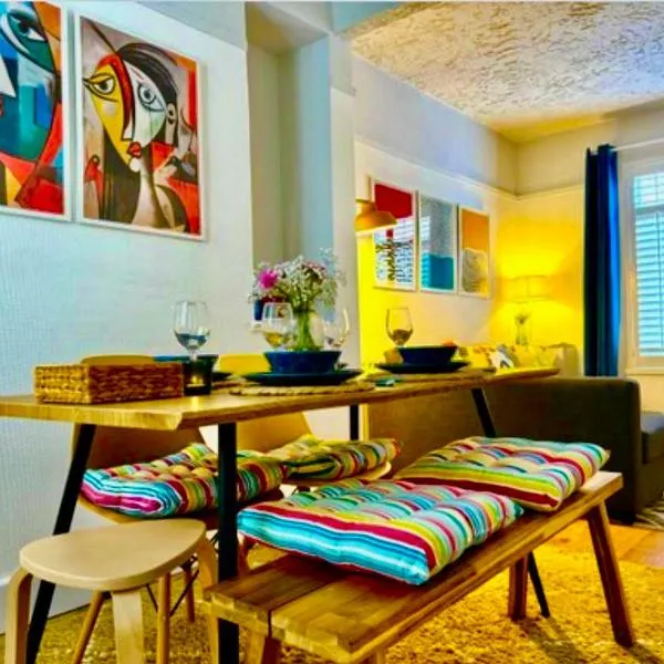 Bloom19 Traditional Belfast Entire House 10 mins from City Centre, khách sạn ở Belfast