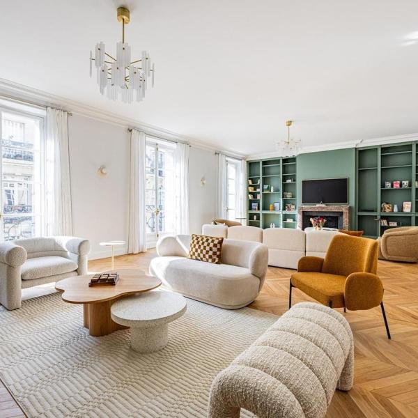Luxurious 4 Bedroom Apartment, La Muette, Paryż