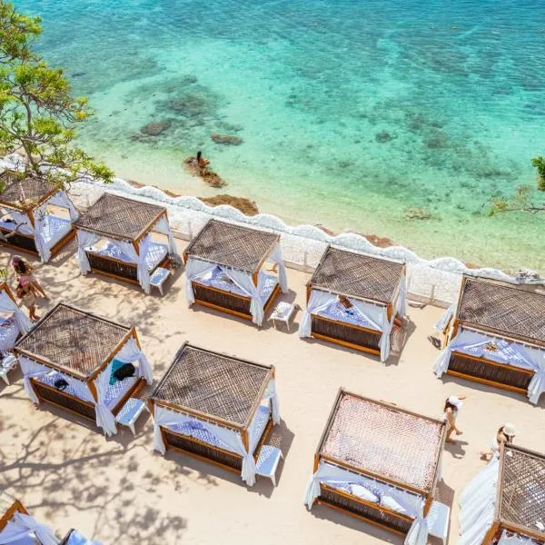 Bora Bora Beach Club & Hotel, hotel di Isla Grande