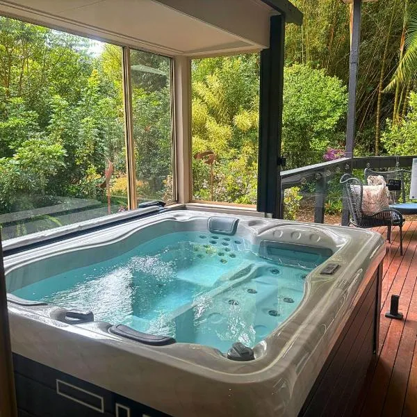 ELEVATA VILLA Luxe Spa Jacuzzi - Wood Fire - Claw Bath - Pet Friendly, hotel en Montville