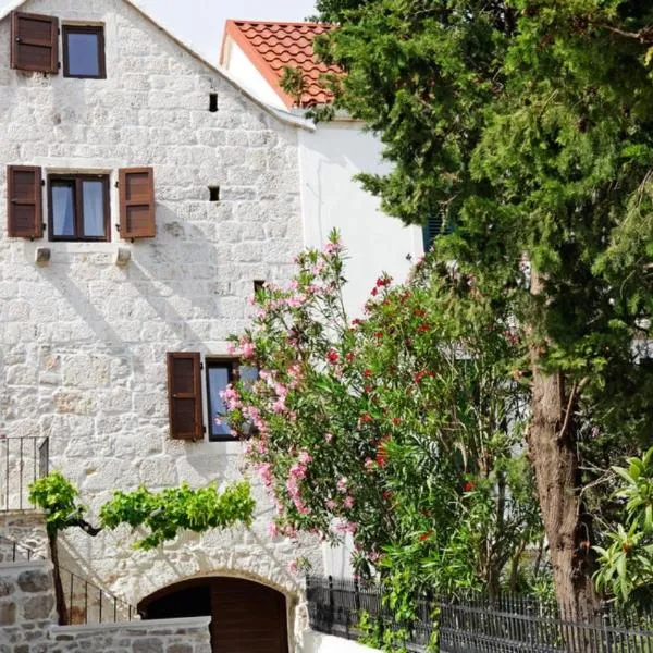 Villa Urska, hotel v destinaci Bol