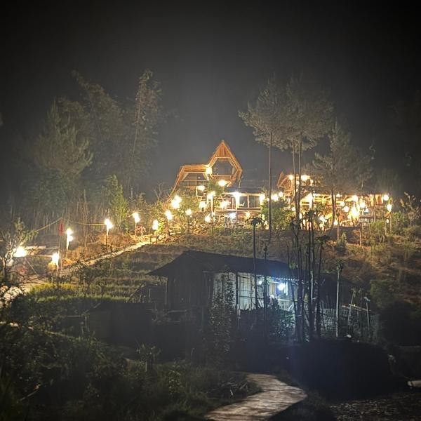 House Lữ Khách, Bản Det