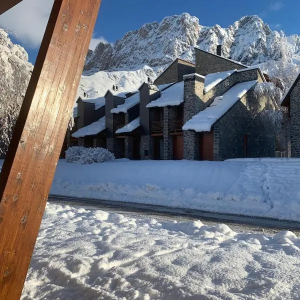 Chalet Anayet Lodge Luxury 5 Stars in Formigal，位于福米加尔的酒店