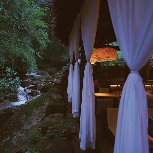 青城山坐忘森林疗愈酒店, hotel en Dujiangyan