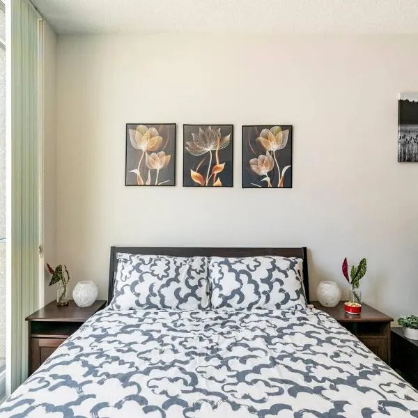 Luxury CN Tower Suites - Save on Monthly Stays, hotel in Toronto