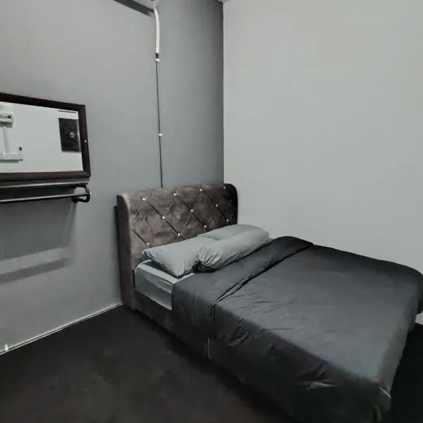 MIA Hostel for Traveller，位于Simpang Kelemak的酒店
