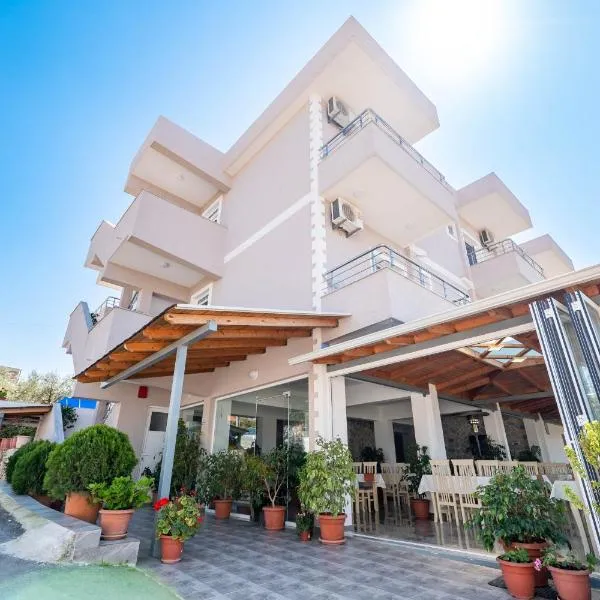 Aleksander ApartHotel, khách sạn ở Ksamil