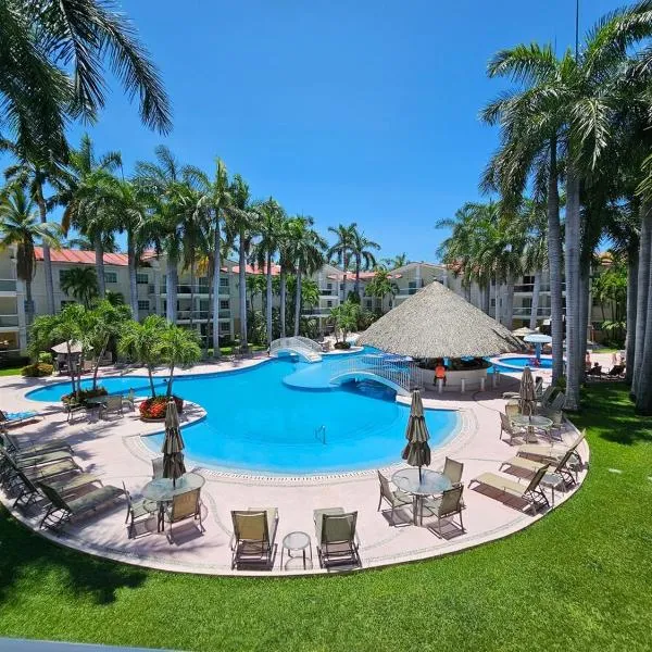 Diamante Lakes Condominium, in front of Arena GNP, hotel a Acapulco