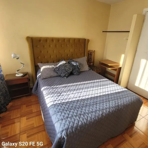 Hostal De La Esquina 497, hotel in Chillán