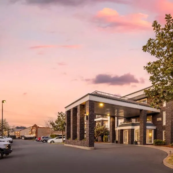 Best Western Plus Grand Manor Inn, hotelli kohteessa Springfield