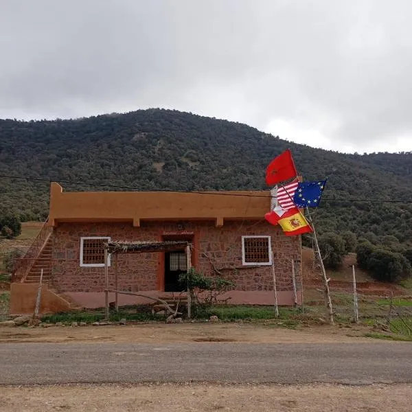 Gite Amani Guest House: Zaouia Hansala şehrinde bir otel