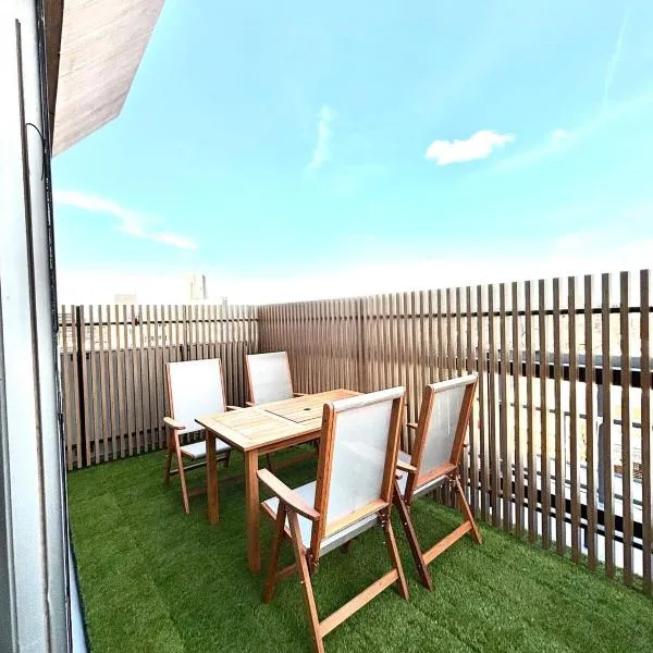 penthouse半田, hotel in Handa