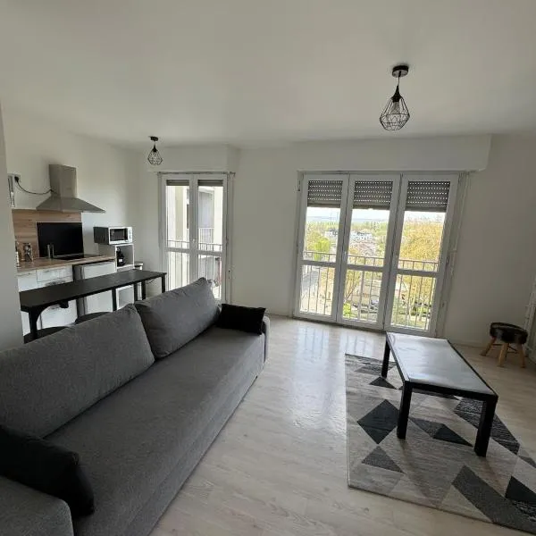 Grand studio lumineux proche gare, ξενοδοχείο σε Saint-Ouen-lʼAumone