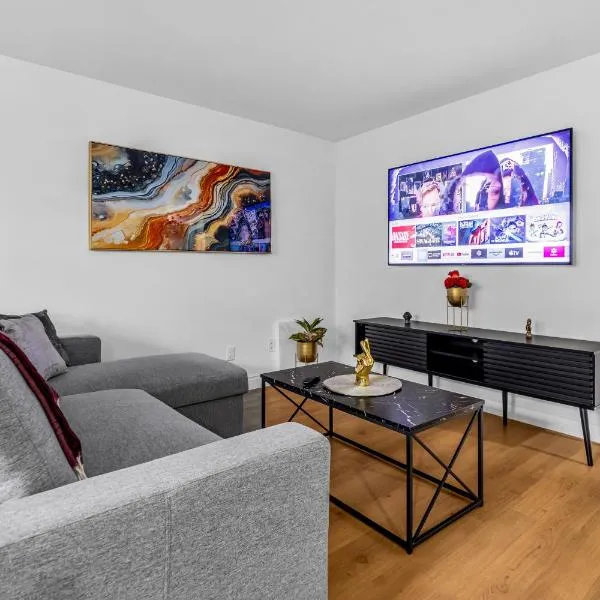 AMAZING 1BDR in HoMa- EMPLACEMENT PARFAIT, hotel in Montreal