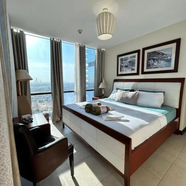 Click Stay - JLT - 2 Bedroom & Balcony Lakes view Entire Apartment -AZ，位于迪拜的酒店