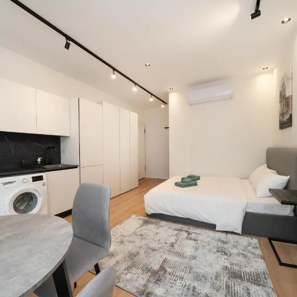 Luxury Studio in the Heart of Limassol, hotel en Limassol
