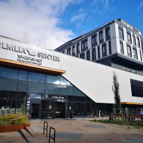 Bedroom in apartment 12 minutes to Oslo City by train, hotel in Oslo