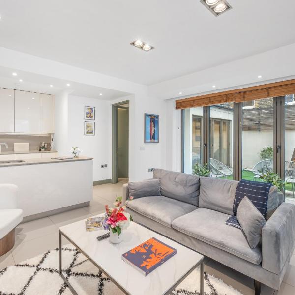 Casa Italia near South Kensington, Hyde Park and Gloucester Road Station - Outside Space Private, London