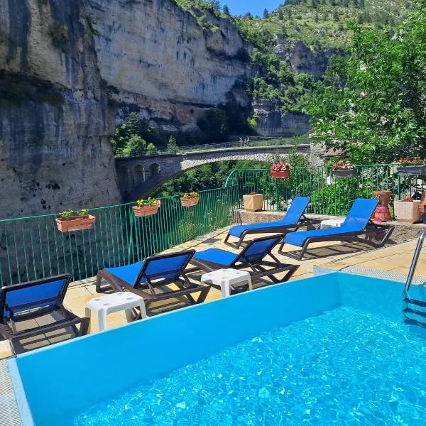 Logis Hôtel restaurant Auberge de la Cascade, hotel di Sainte-Énimie