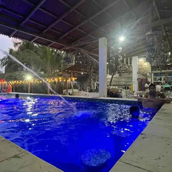 Hotel Playa Tiburón, hotel en Coveñitas