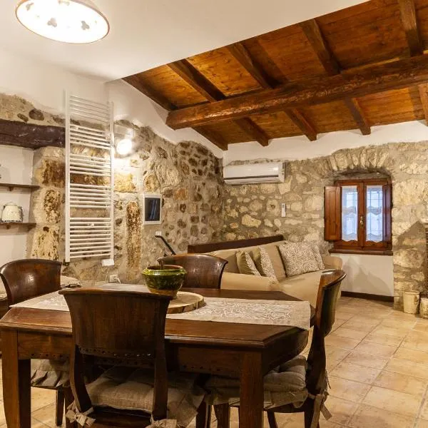 La Casa nella pietra suite Gargano, ξενοδοχείο σε Vico del Gargano