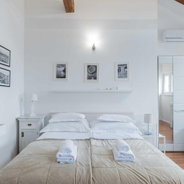 Apartment The Charm, Split