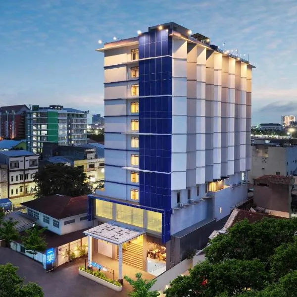 Aston Inn Pantai Losari Makassar, hotel i Makassar