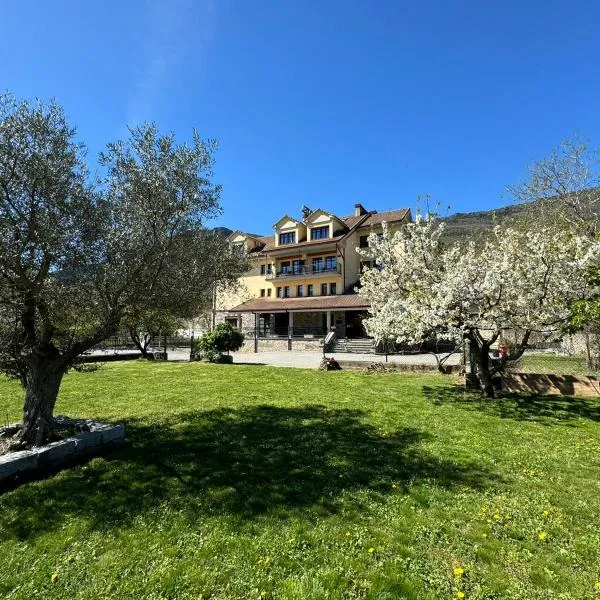 Hotel Cotiella, hotel v destinaci Campo