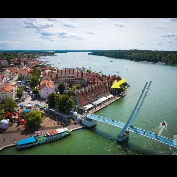 Apartament Mikolajki z widokiem na jezioro, hotel in Mikołajki