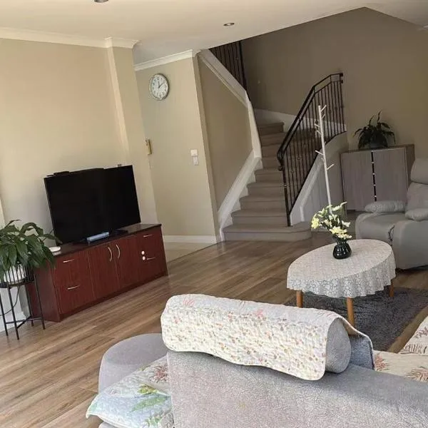Stylish 5 Bedroom Property, hotel in Auckland