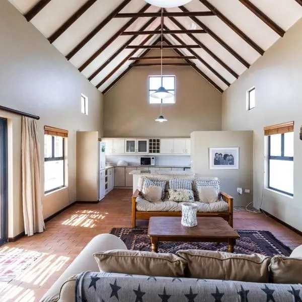 Barking Beach Cottage Jacobsbaai - Jacobs bay - Pet Friendly, hôtel à Jacobs Bay