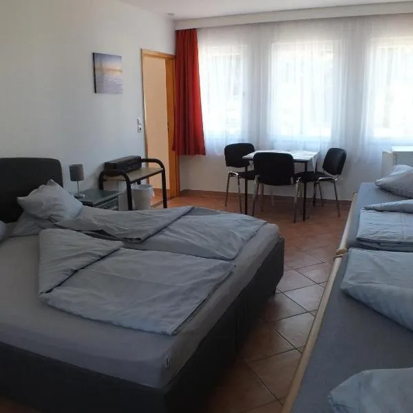 Bungalow 1, hotel in Pruchten