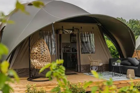 Glampinglodge luxe voor 4 pers met privé hottub, hotel en Meerssen