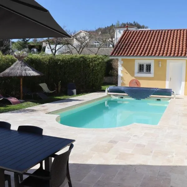La Villa Coisy, hotel in Saint-Galmier