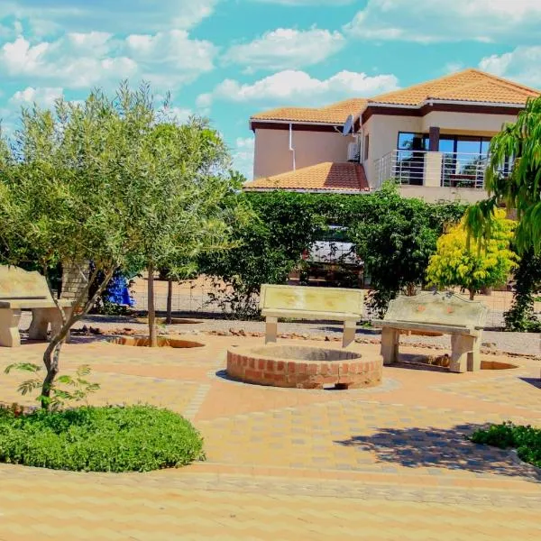 Tlokweng Rose Garden Guesthouse, khách sạn ở Gaborone