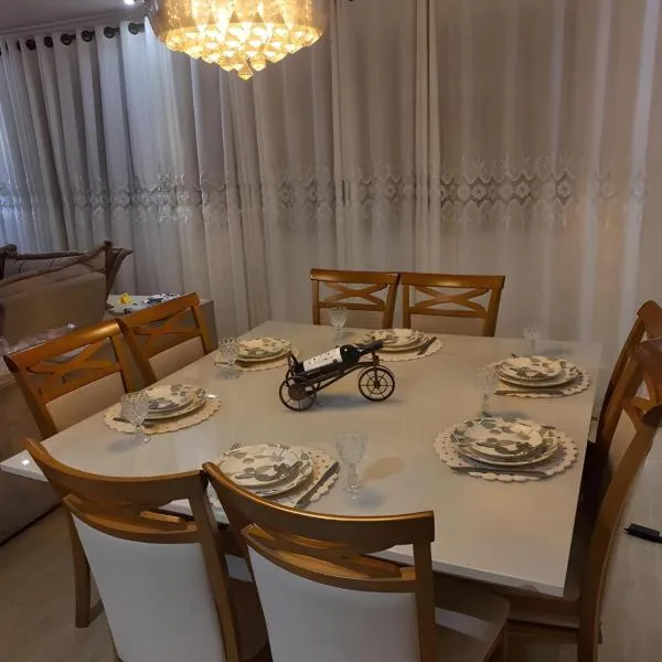 Apto salão de jogos com Suite 2 vagas na garagem, Hotel in Guarujá