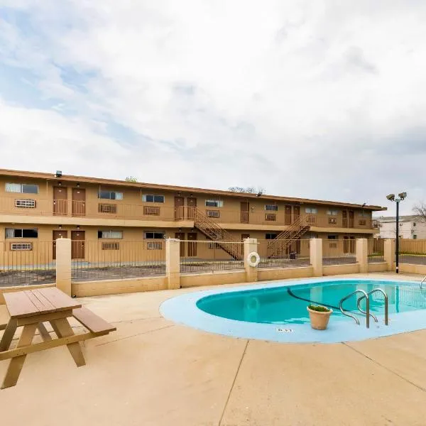 Oyo Hotel San Antonio Lackland AFB Seaworld Hwy 90 W, hotel v destinaci San Antonio