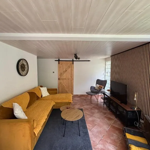 Vakantiehuis chaletje, hotel in Lanaken