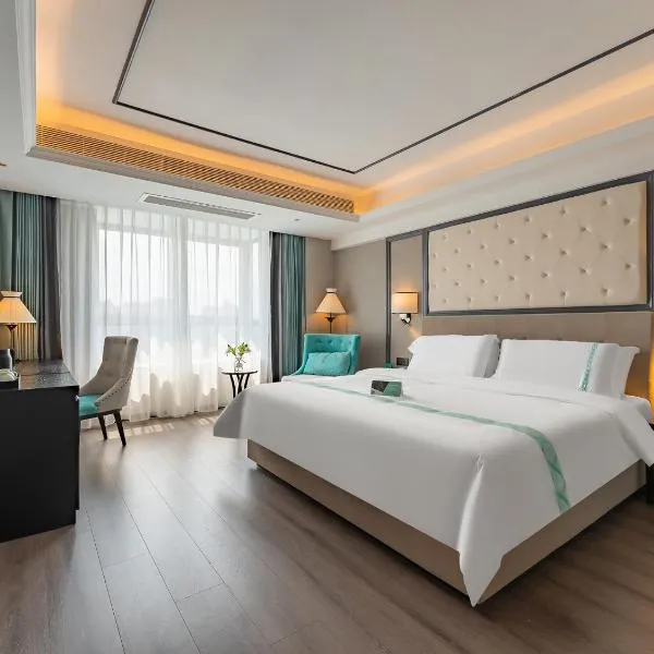 XANA Hotel Qionghai Municipal Government High-speed Railway Station, hotel sa Qionghai