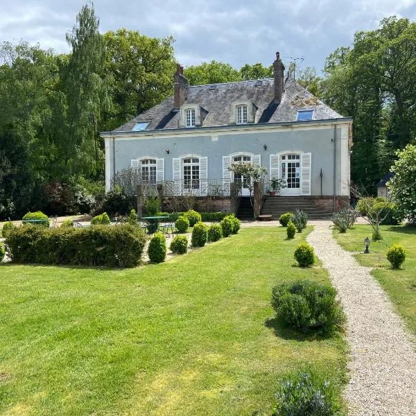 Hôtel les Grands Chênes, hotel in Saint-Fargeau